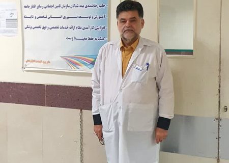 علمداری صبور در وسط میدان،