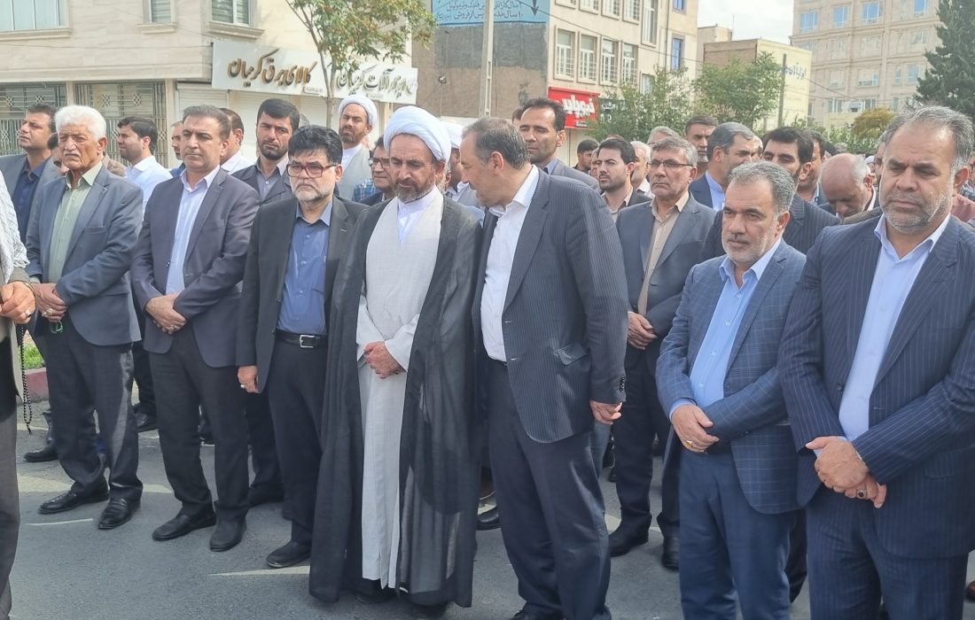مدیر درمان تامین اجتماعی در راهپیمایی روز جمعه شرکت کرد