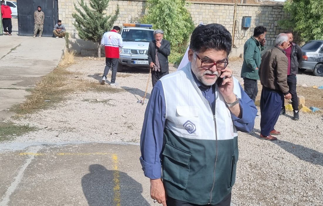 حضور همکاران درمانی در درمانگاه چند تخصصی شهداء ایل خزل