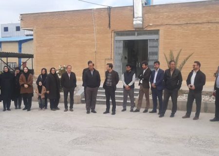 کارکنان جهاد ایوان تحصن کردند
