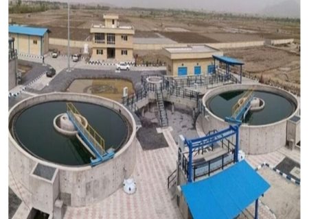 قیچی روبان های نمایشی در ایوان